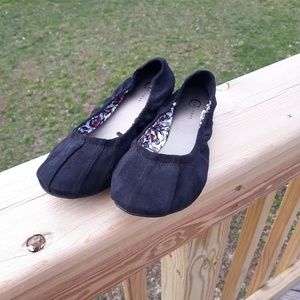 Black flats